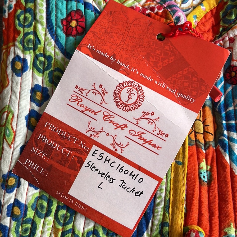 HANDCRAFTED | Royal Craft Impex reversible sleeveless jacket - Picture 4 of 11